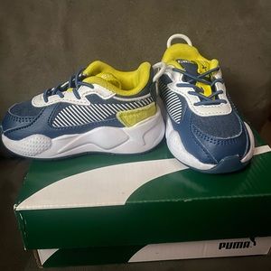 Blue and white pumas (toddler)